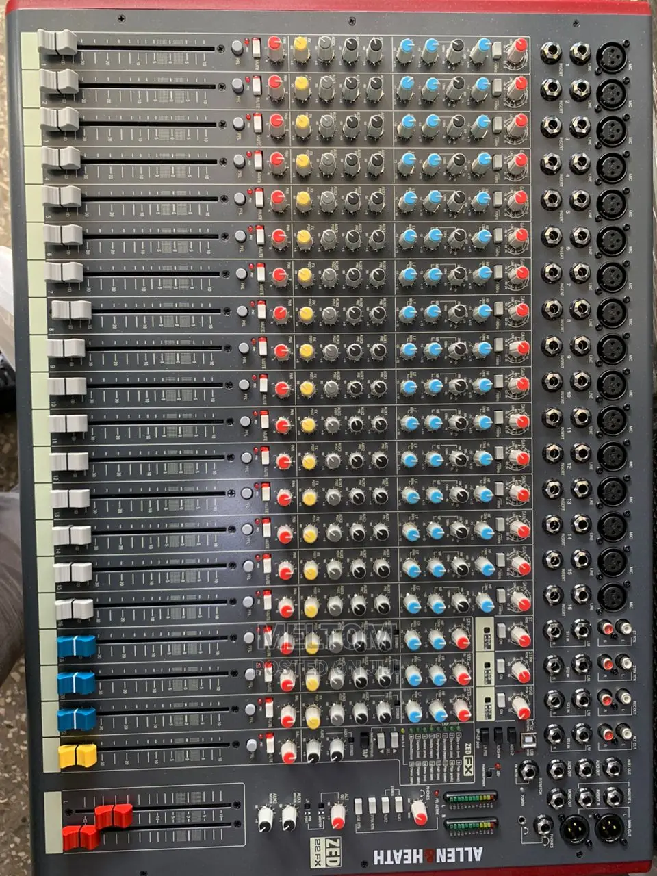 ALLEN HEATH ZED22FX 22channels Raw Mixer