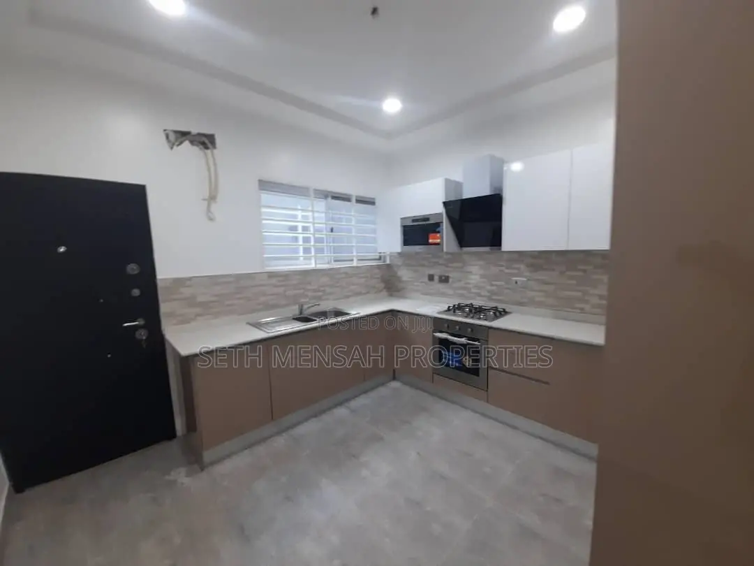 3bdrm House in Oyarifa for sale