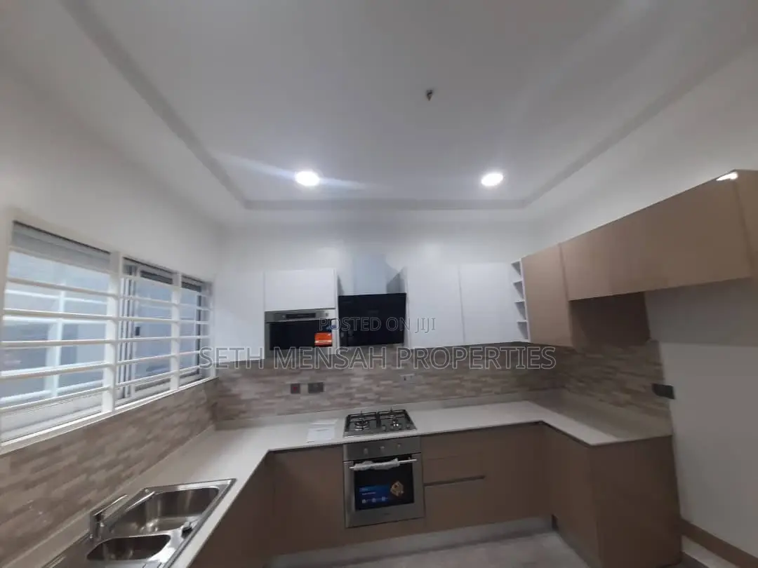 3bdrm House in Oyarifa for sale
