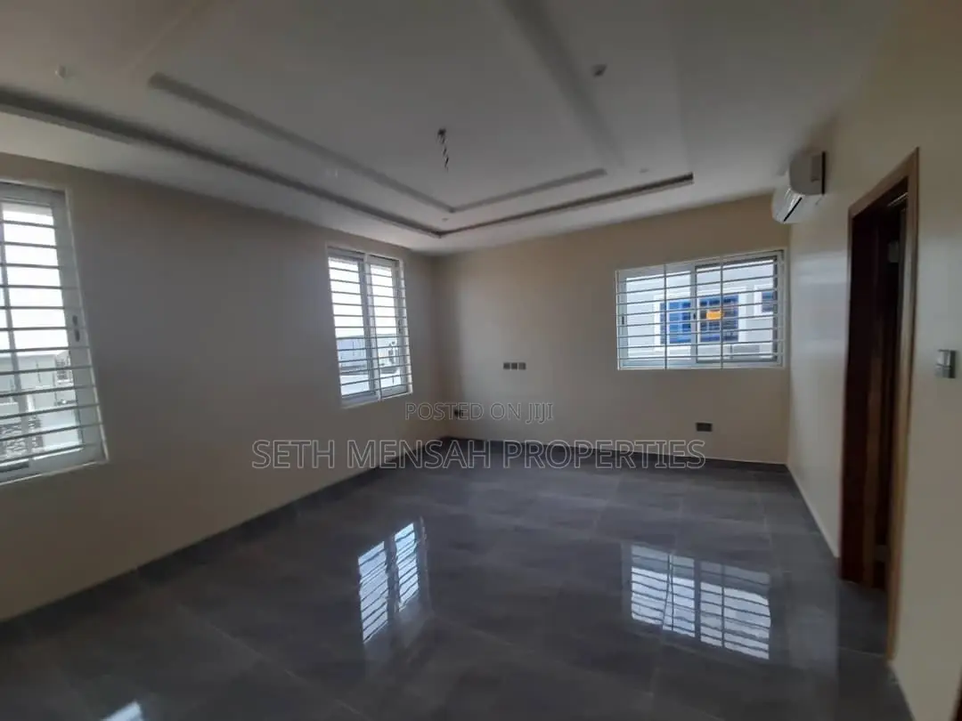 3bdrm House in Oyarifa for sale