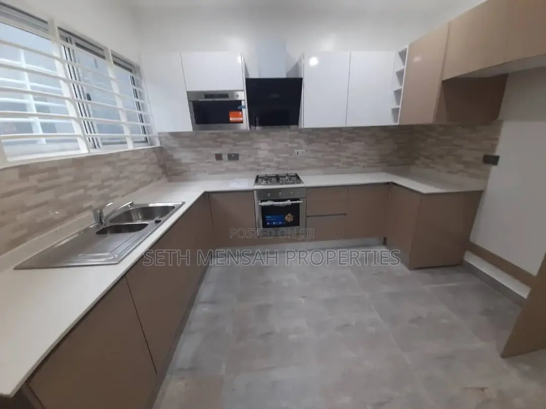 3bdrm House in Oyarifa for sale