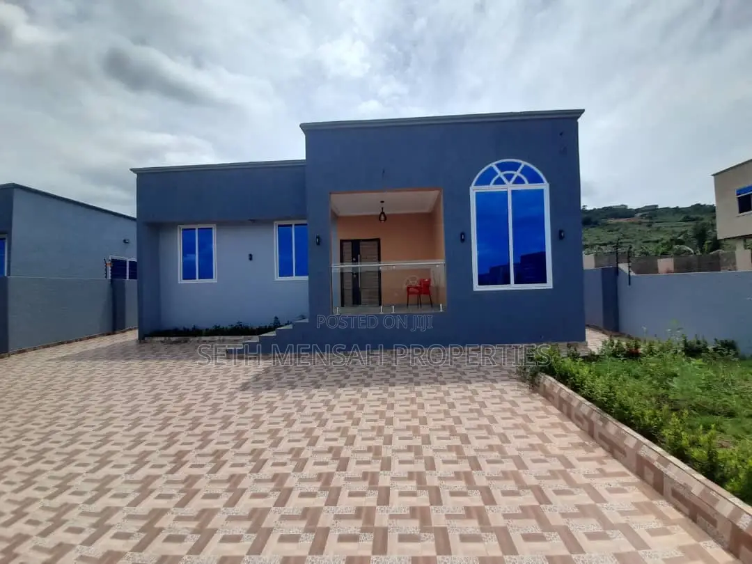 3bdrm House in Oyarifa for sale