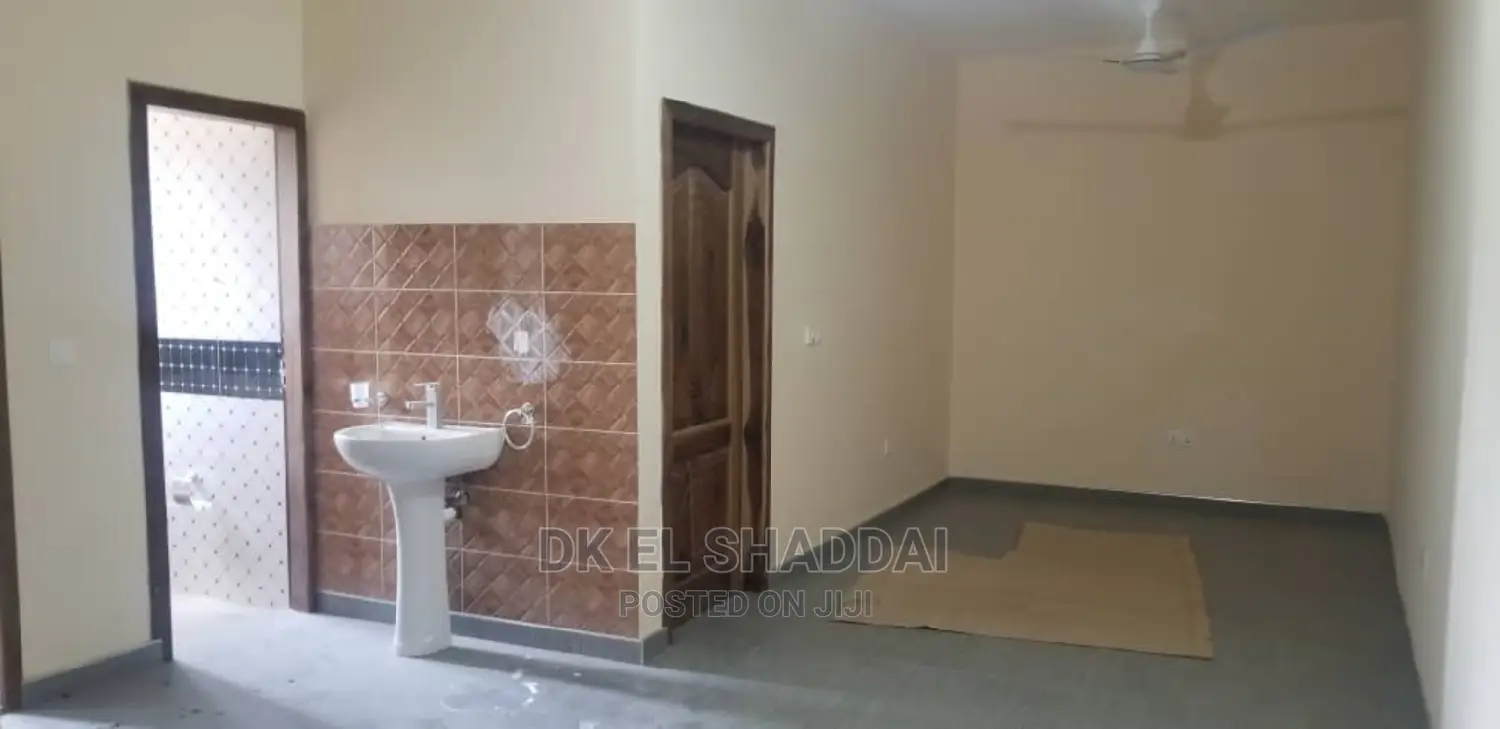 3bdrm Apartment in Pokuase for rent