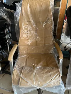 High Quality Leather Executive Swivel Office Chair - Brown