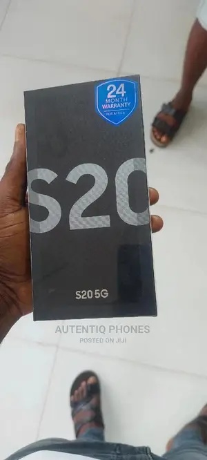 New Samsung Galaxy S20 128 GB Black
