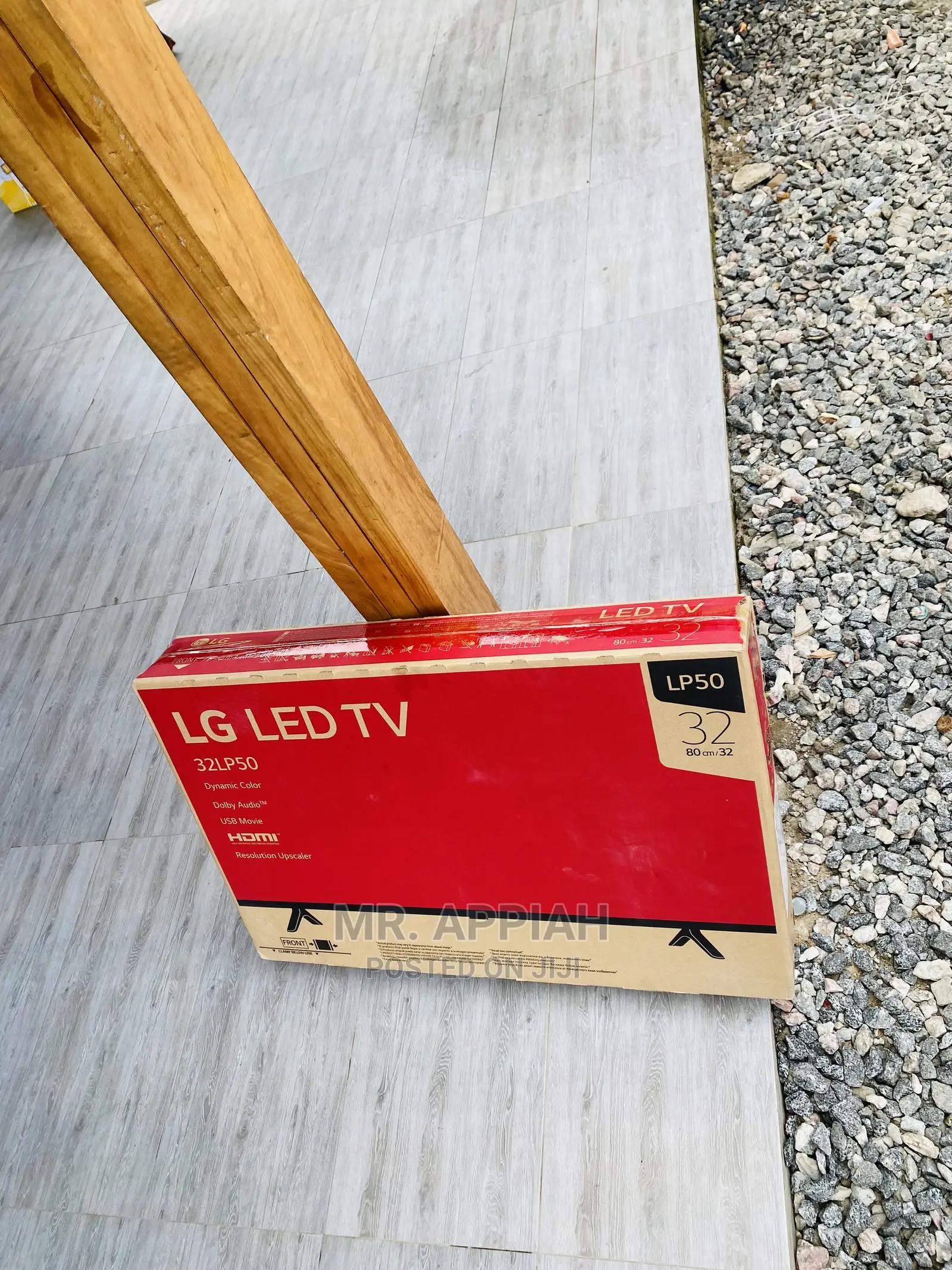 Original LG 32lp500 32 Inch Full HD Tv(Efficient Powerful).