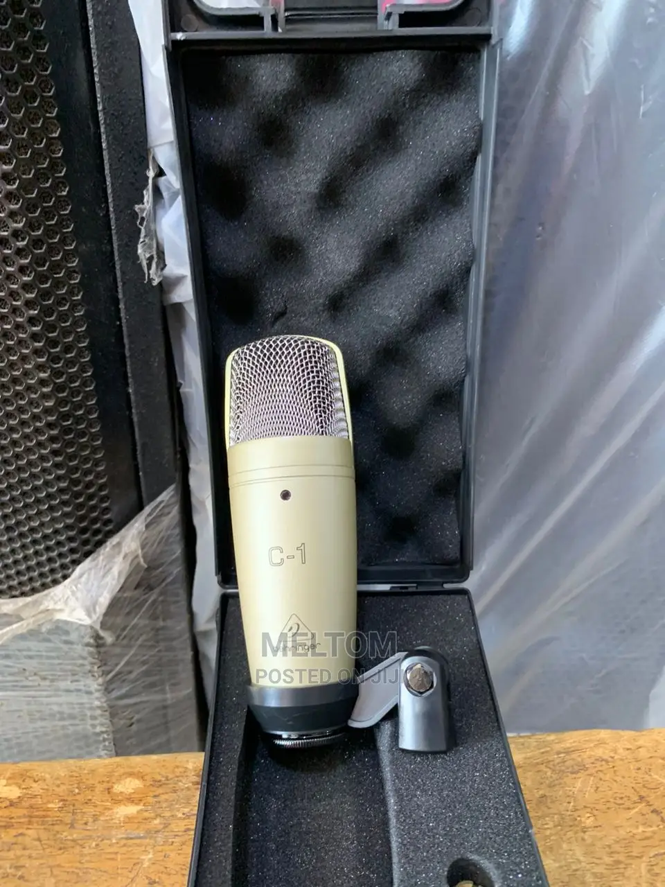Studio Condenser Microphone C-1 (Behringer)
