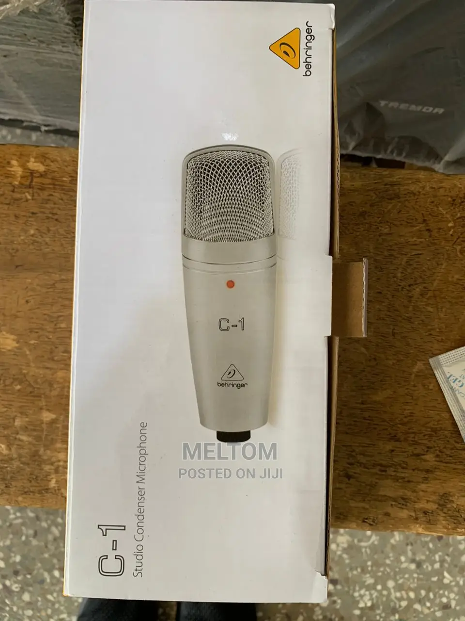 Studio Condenser Microphone C-1 (Behringer)