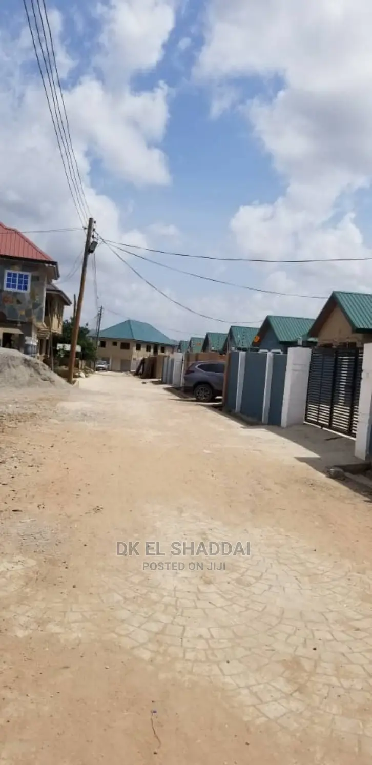 4bdrm House in Pokuase for sale