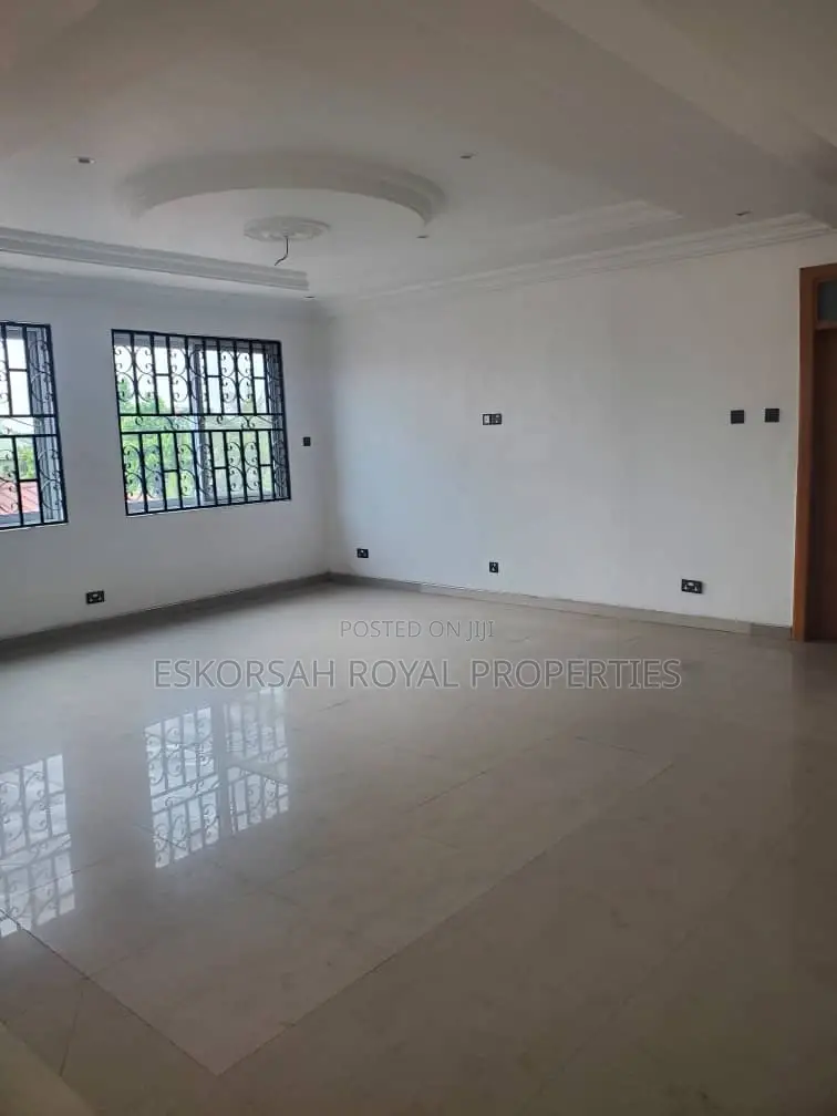 7bdrm House in East Legon American for rent