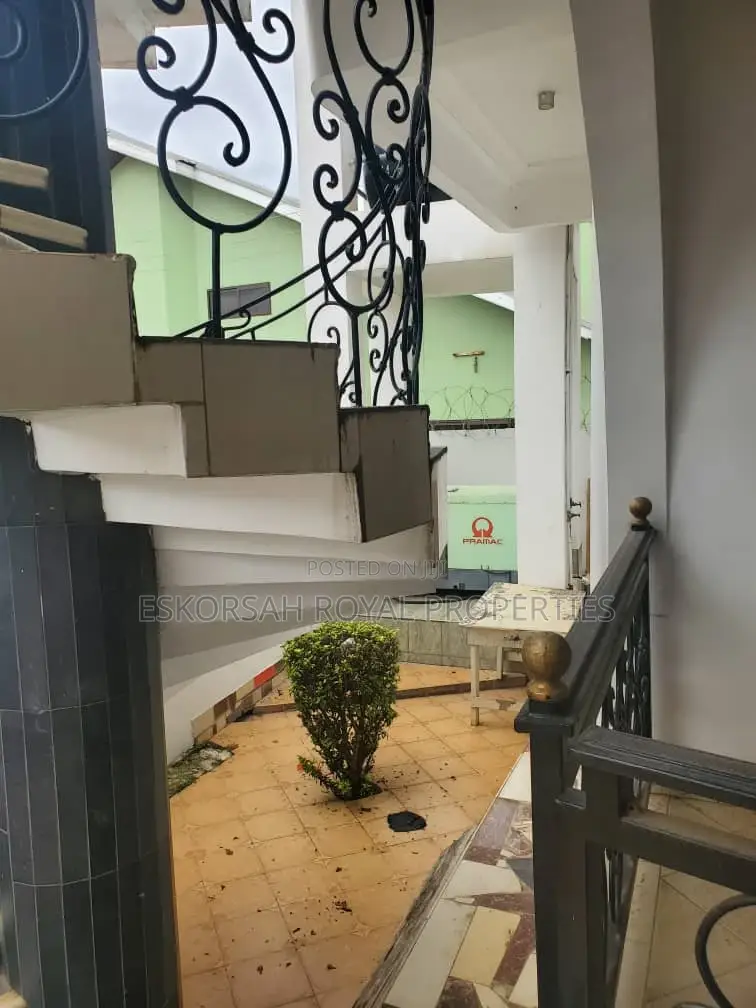 7bdrm House in East Legon American for rent