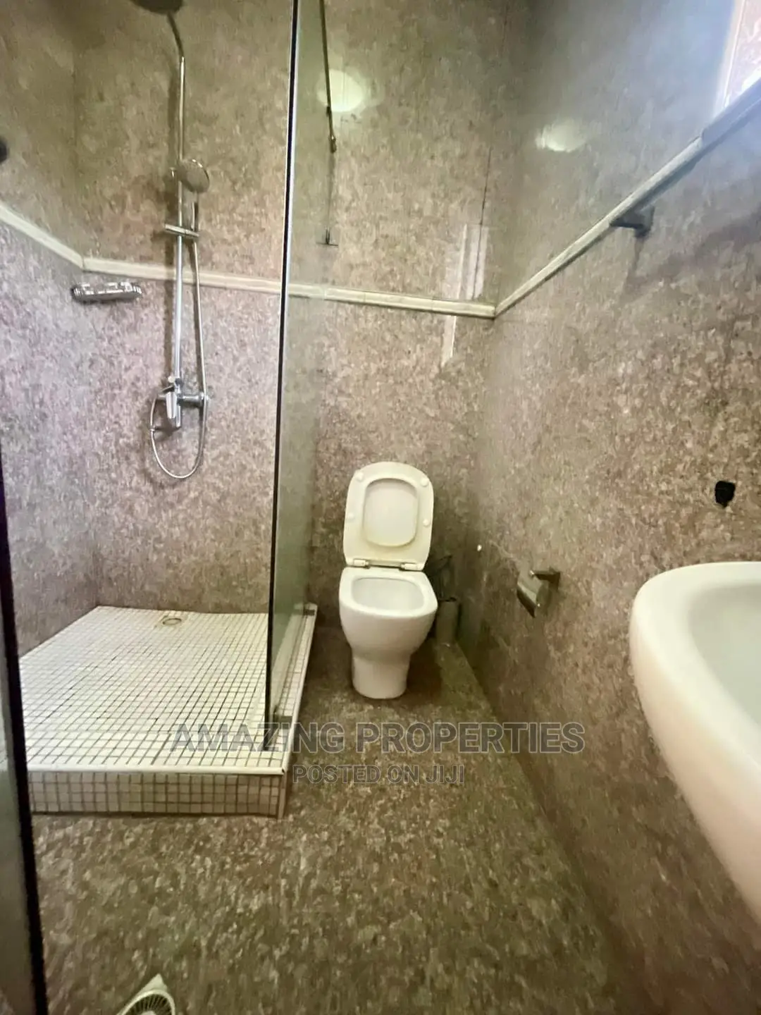Furnished 4bdrm House in Fully Furnished 4 for rent
