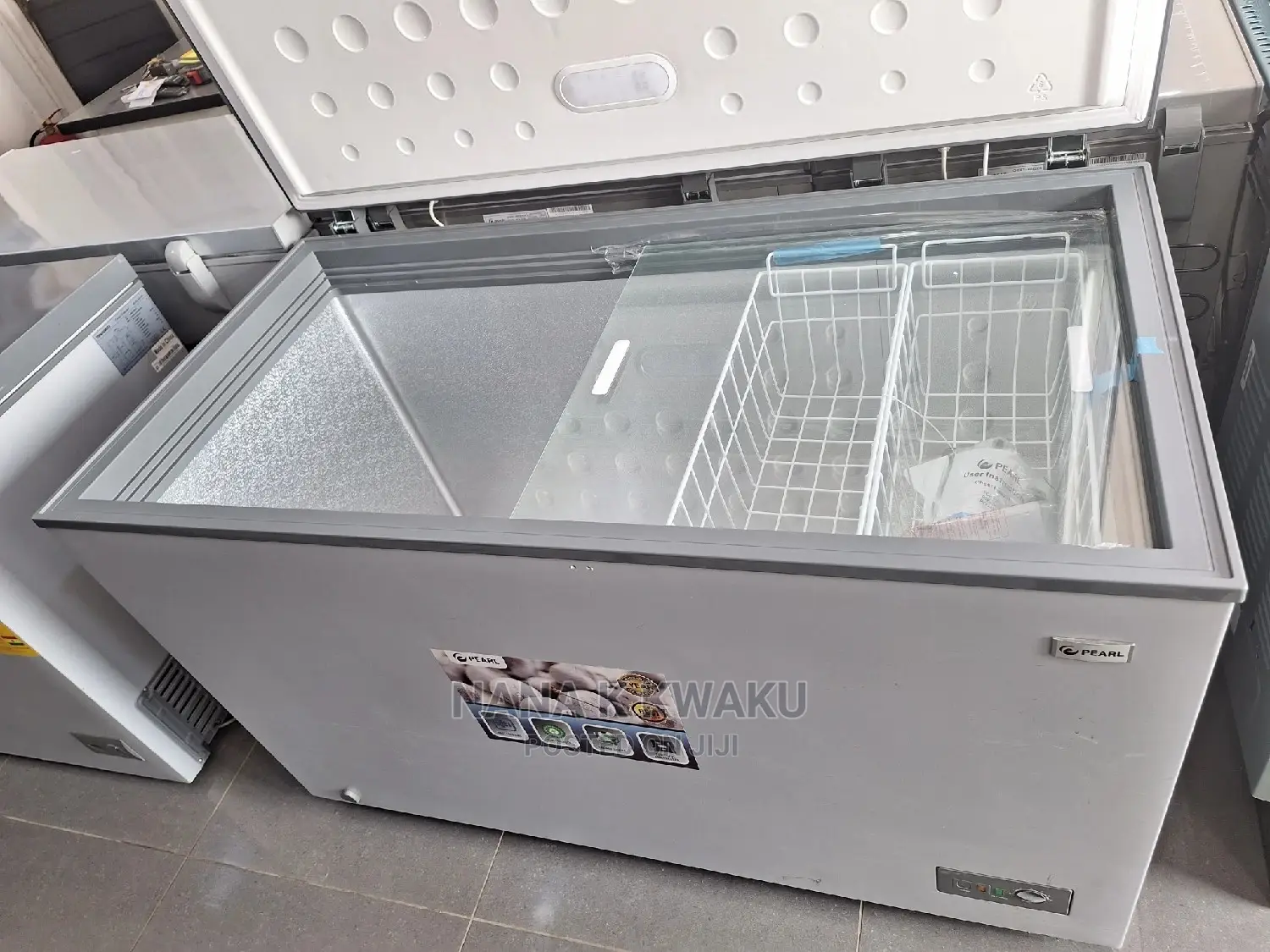 Pcf460_pearl Chest Freezer Silver Colour in Accra Metropolitan