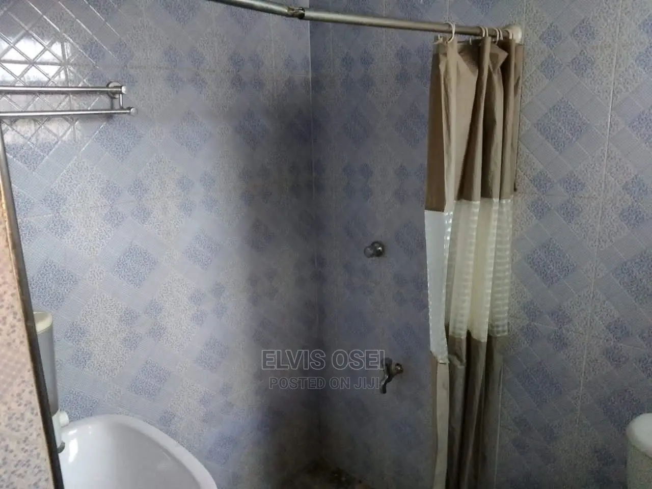 1bdrm Apartment in Osei Kwame Area, Sakaman for rent
