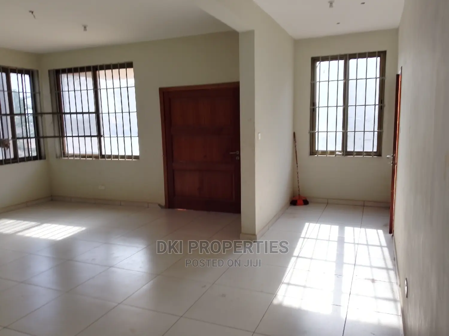 3bdrm Apartment in Dki Properties, Valley View Area for rent