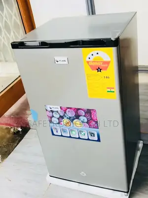 Pearl Long Lasting Refrigerator Tabletop Topfreezer 82 Inche