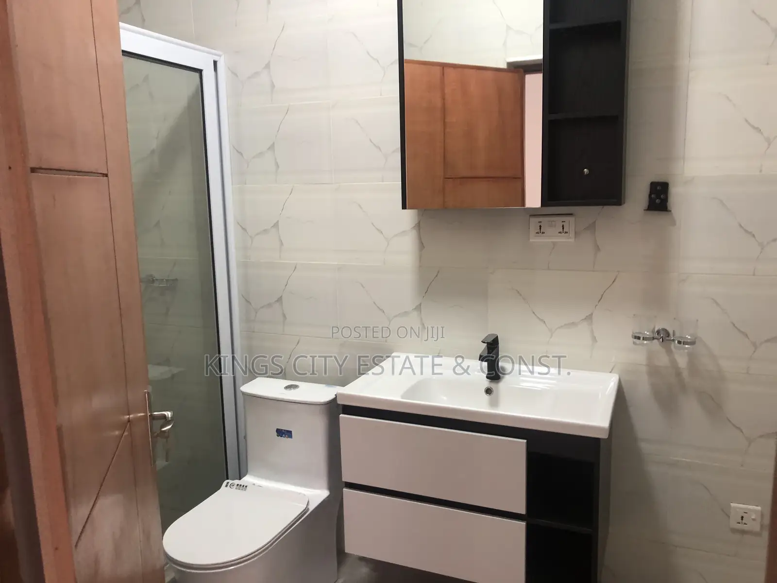4bdrm Townhouse/Terrace in Mile-7, Achimota for sale