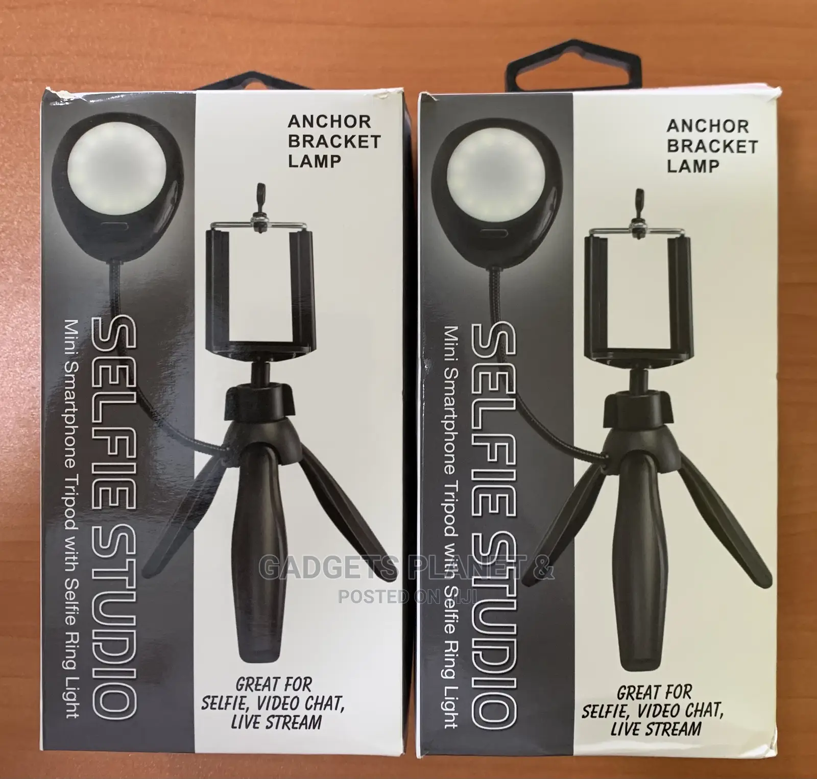 Mini Smartphone Selfie Studio With Tripod Stand and Lamp