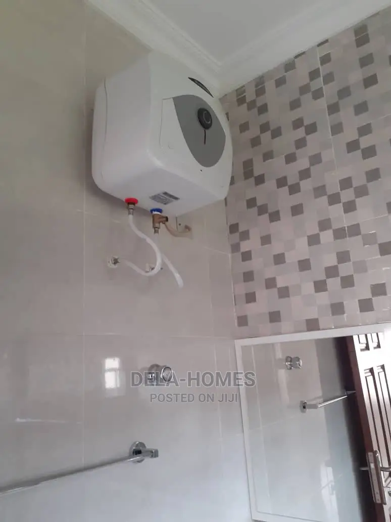 Four Bedroom HSE for Rent at Adenta Barrier.