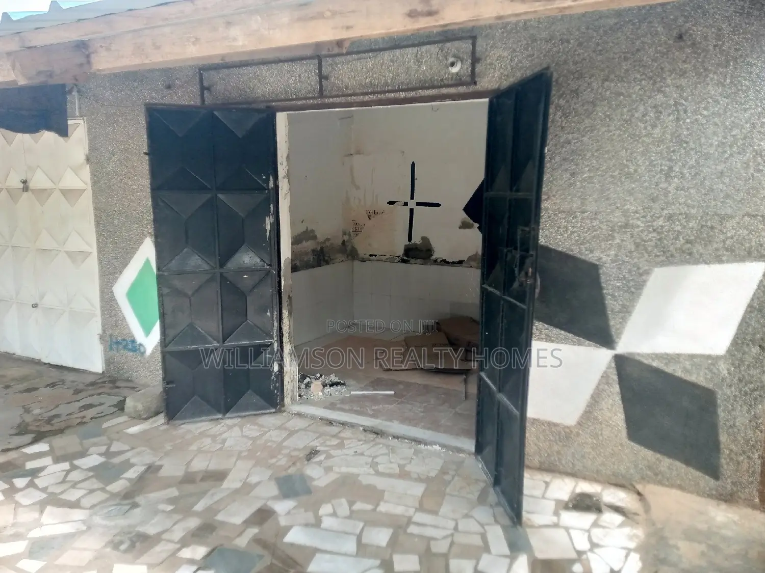 Busy Business Shop/Office Space/Store/Warehous 4rent,Spintex