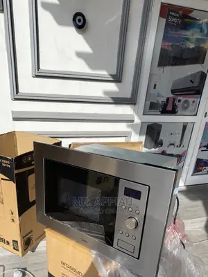 Midea AM717BS7 Microwave Works Faster Saves Energy.