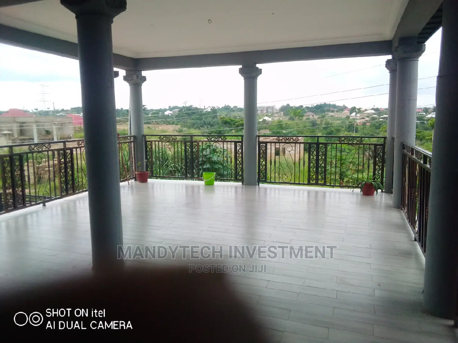 10bdrm Apartment in Atwima Nwabiagya for sale
