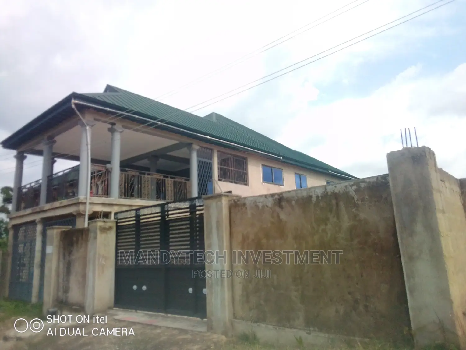 10bdrm Apartment in Atwima Nwabiagya for sale