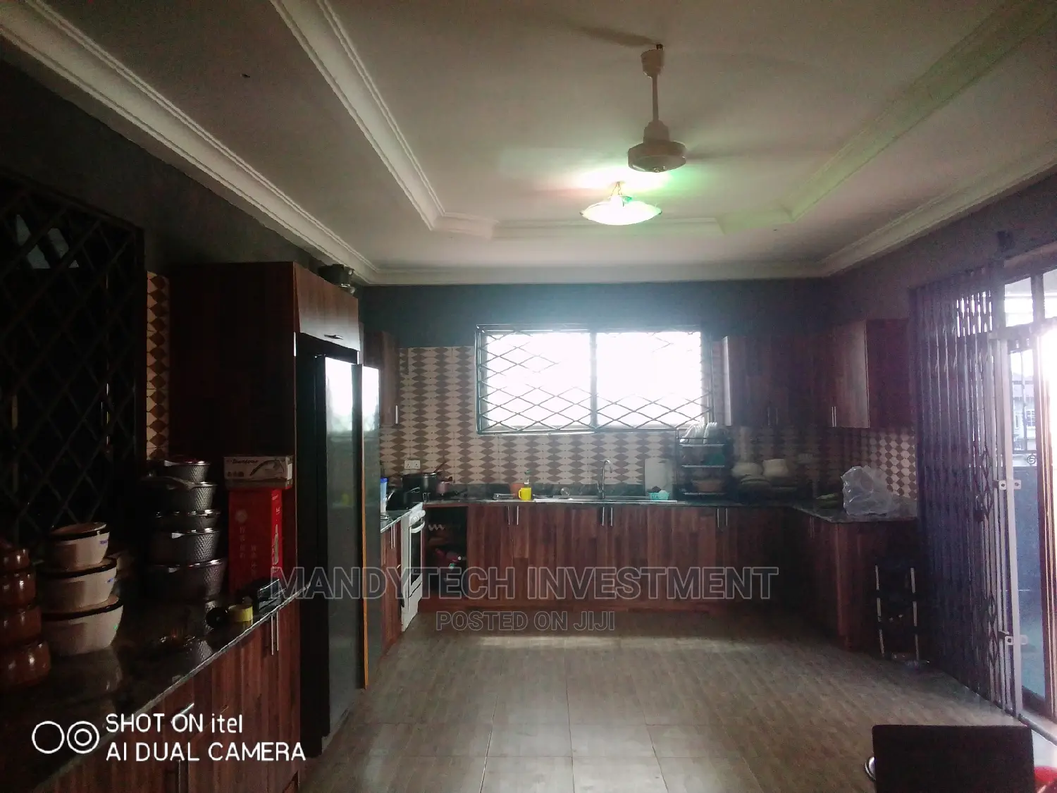 10bdrm Apartment in Atwima Nwabiagya for sale