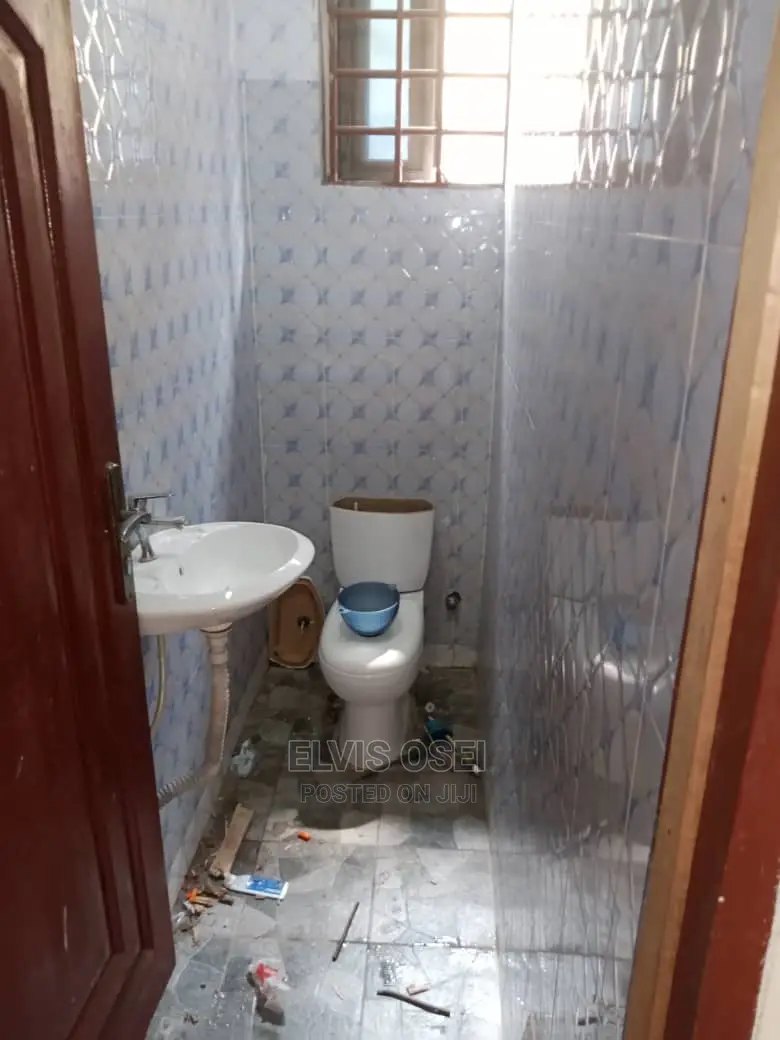 3bdrm Apartment in Around Westhill Mall, Weija for rent