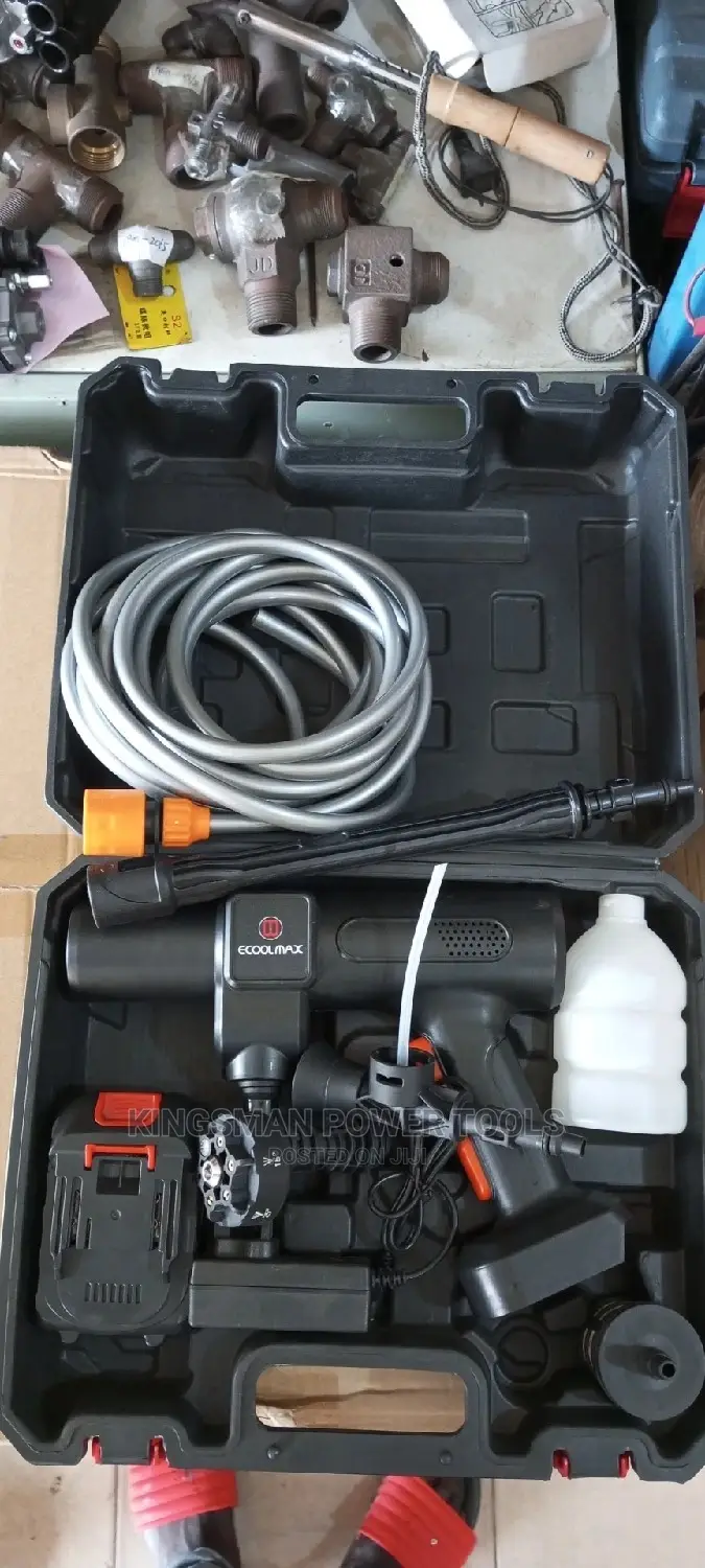 Cordless Pressure Washer