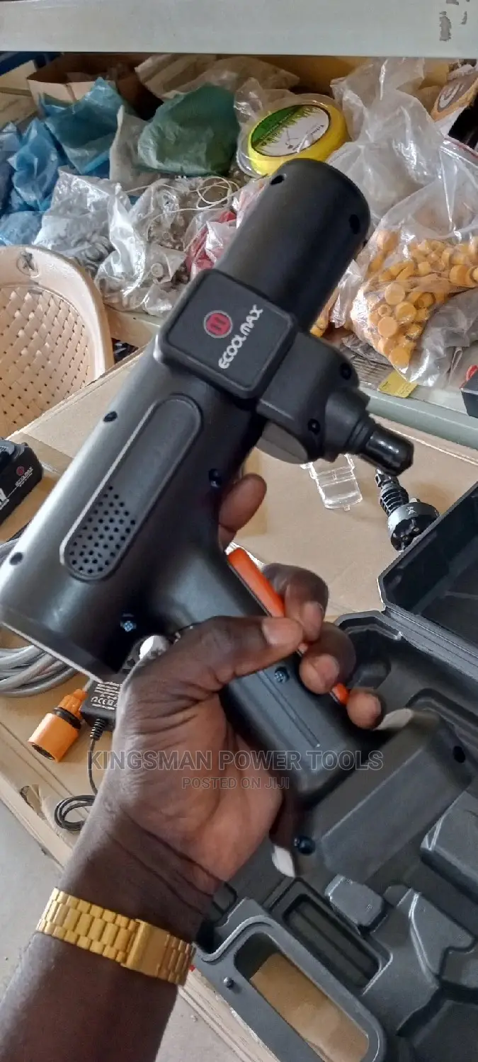 Cordless Pressure Washer