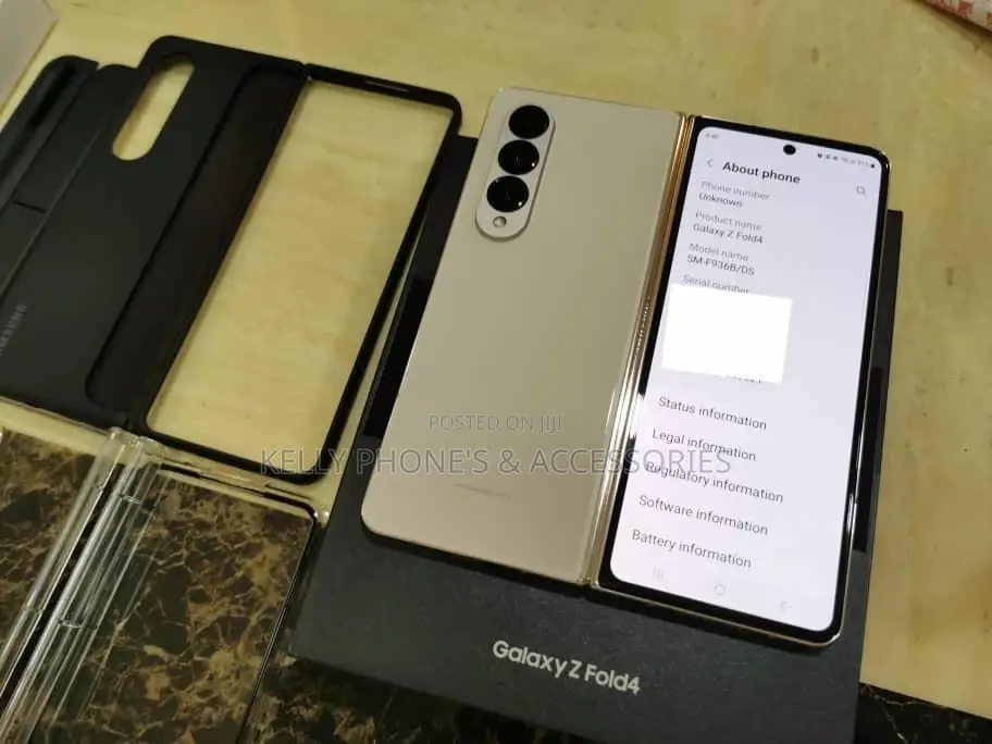 New Samsung Galaxy Z Fold4 256 GB Gold