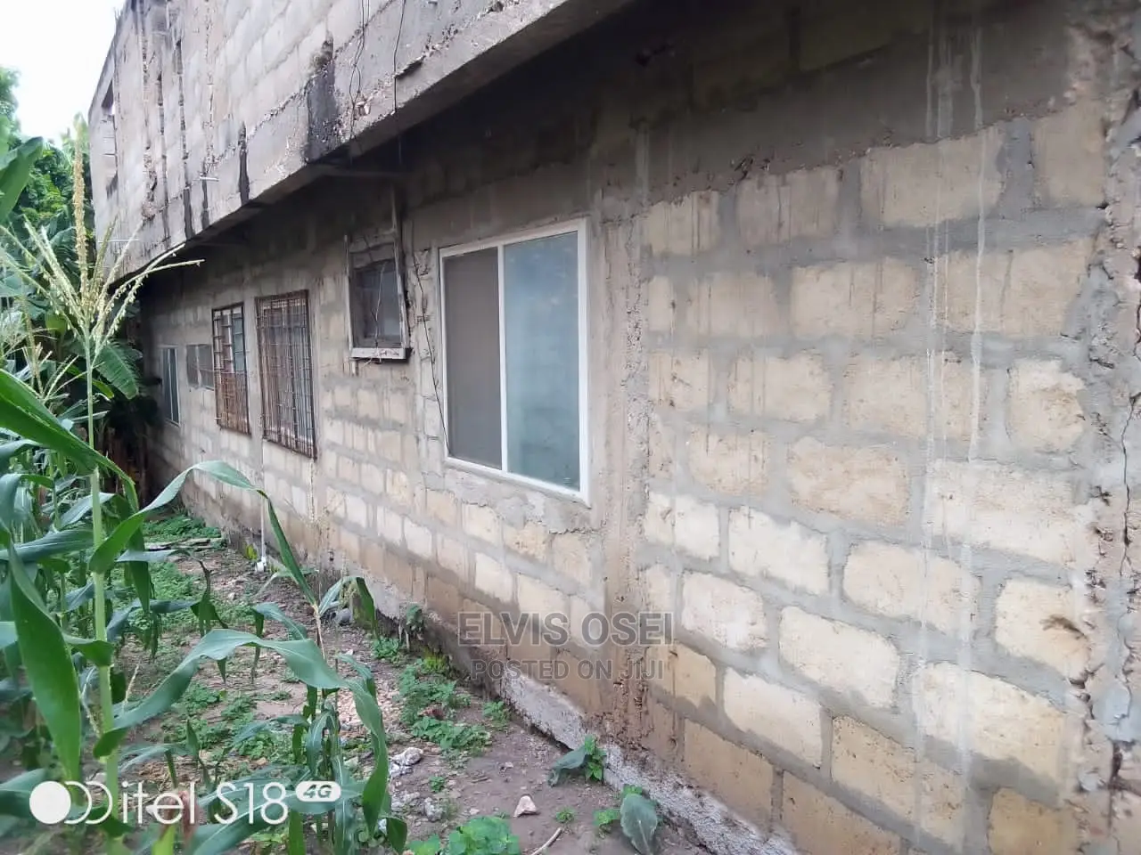 10bdrm House in Aplaku, Weija for sale