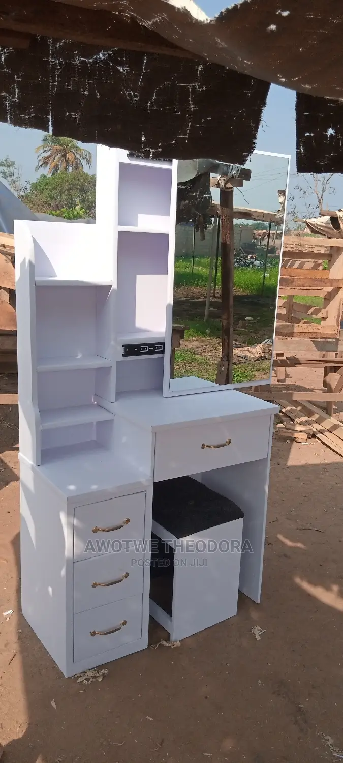Quality Dressing Mirror ( Payment After Delivery)