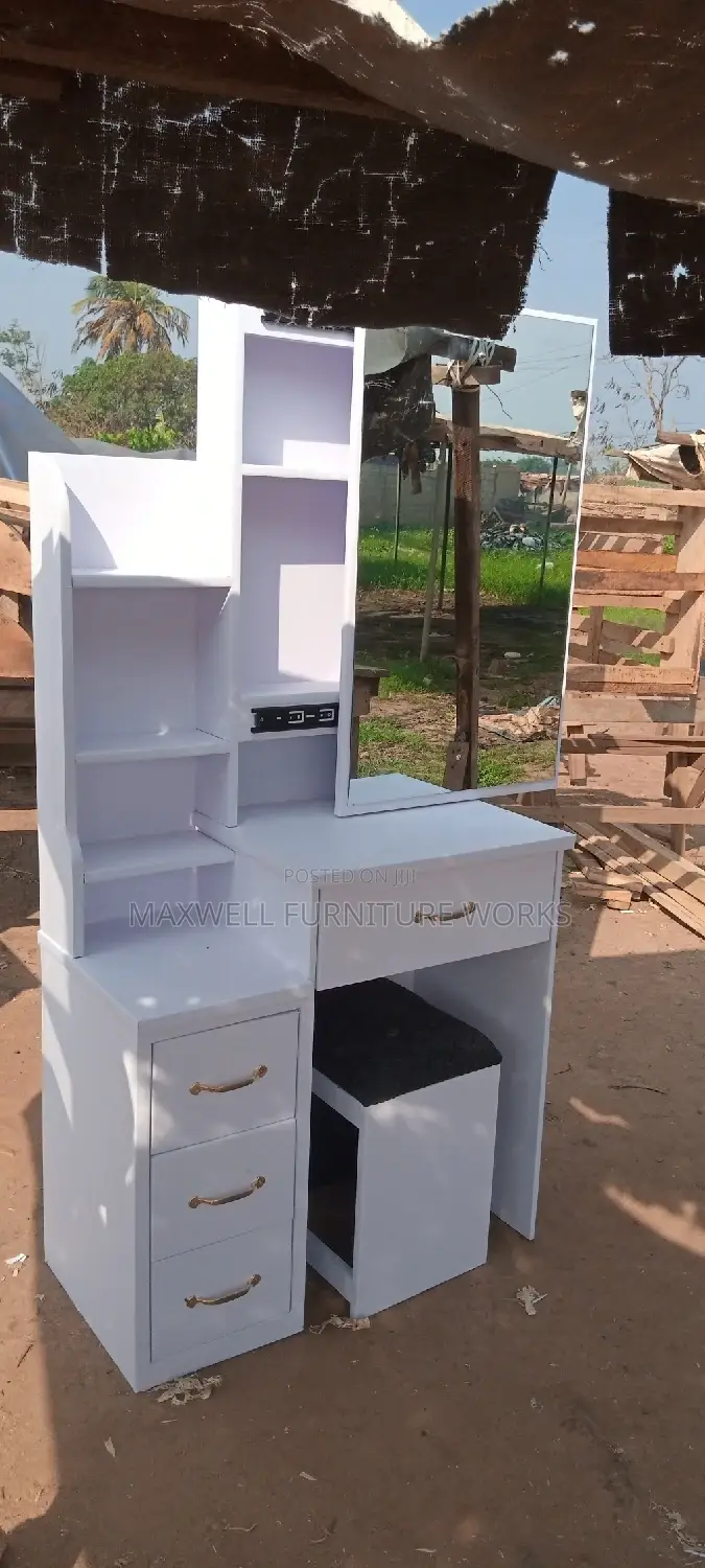 Quality Dressing Mirror ( Payment After Delivery)