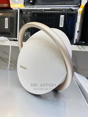 Long Lasting Harman Kardon Portable Bluetooth Speaker(Gold)