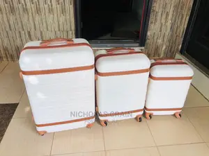 3 Pieces Travelling Bags/ Luggage Bags / Suit Case for Sale