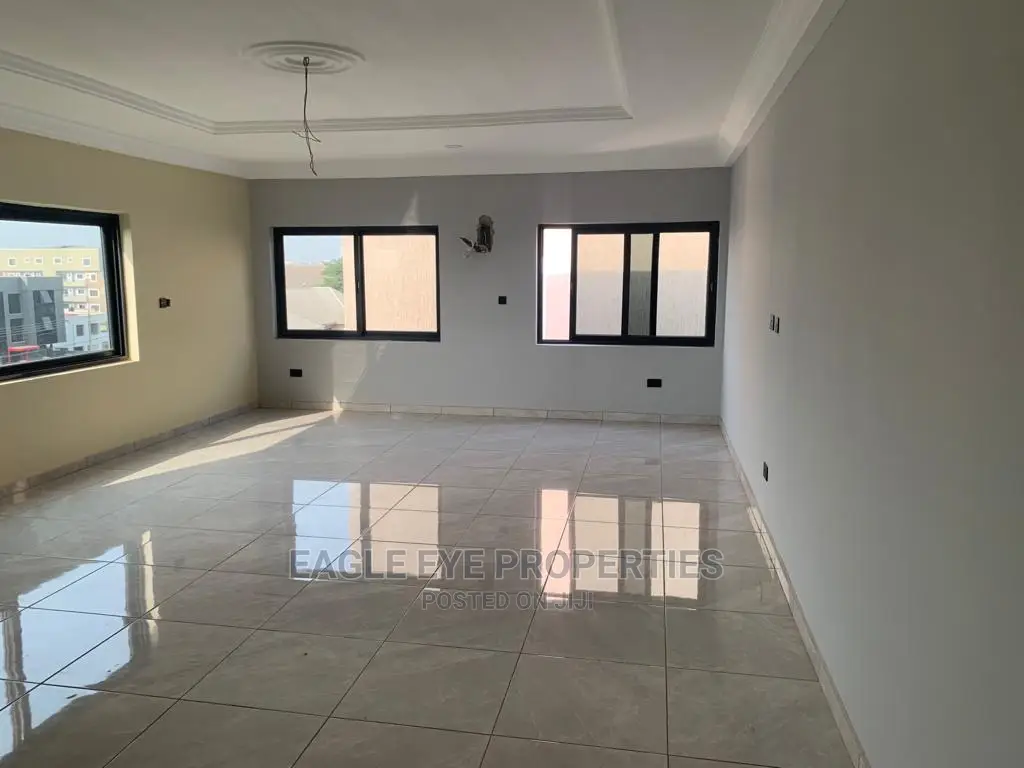 5bdrm House in Airport Residential Area for sale