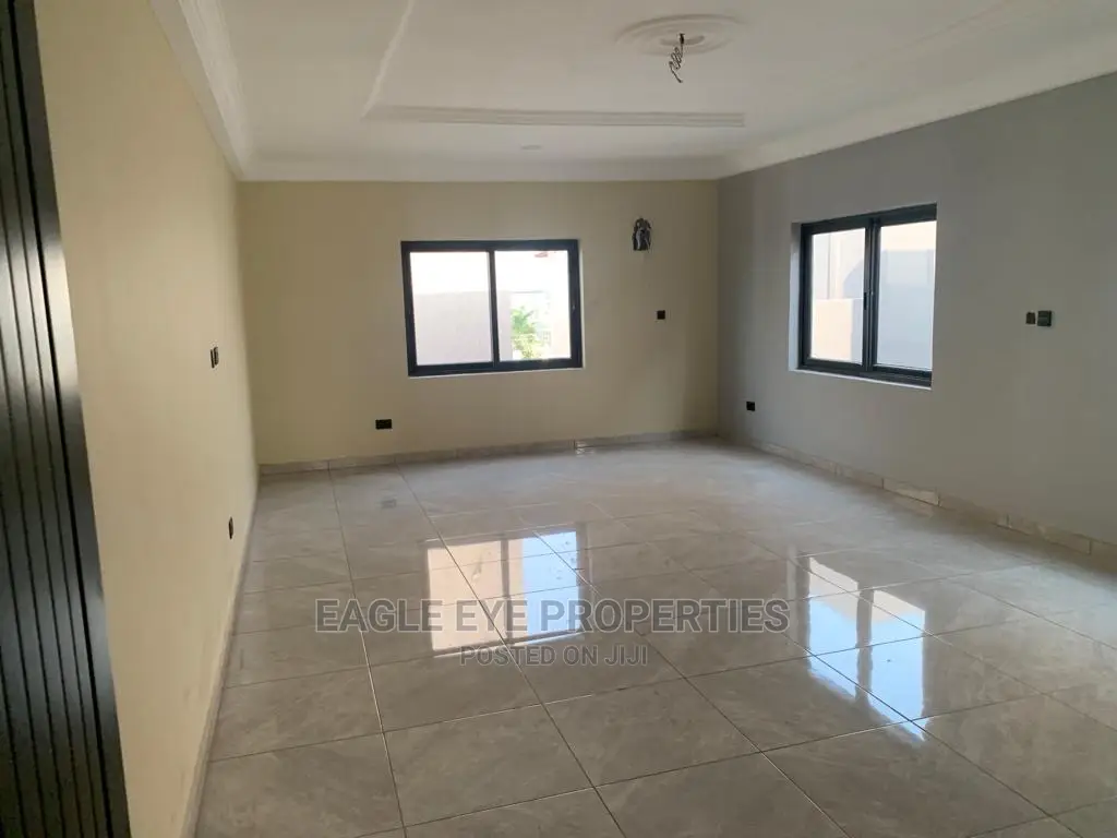 5bdrm House in Airport Residential Area for sale