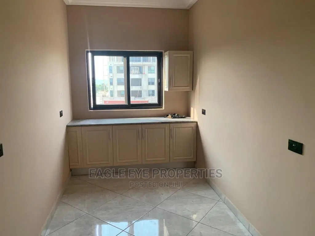 5bdrm House in Airport Residential Area for sale