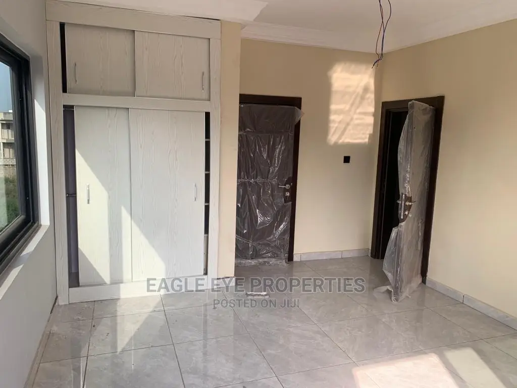 5bdrm House in Airport Residential Area for sale