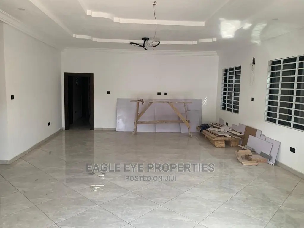 5bdrm House in Airport Residential Area for sale