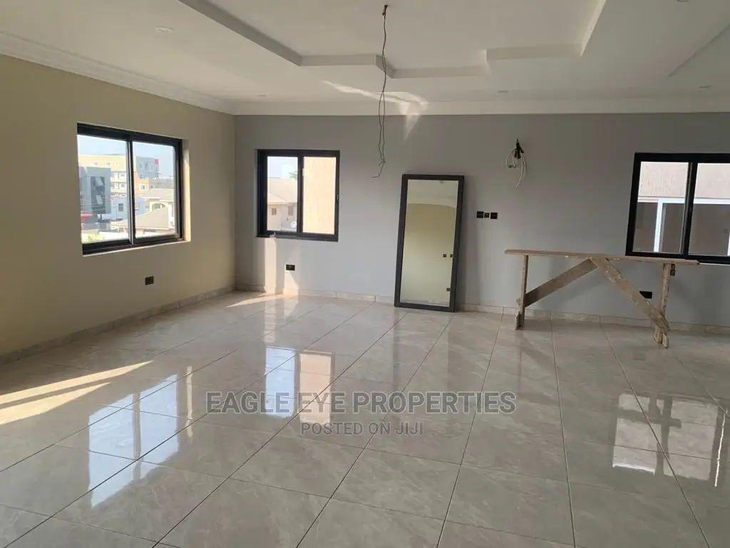 5bdrm House in Airport Residential Area for sale