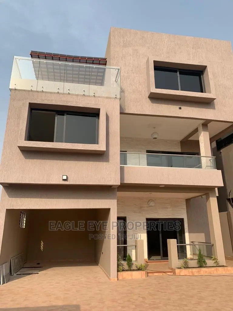 5bdrm House in Airport Residential Area for sale