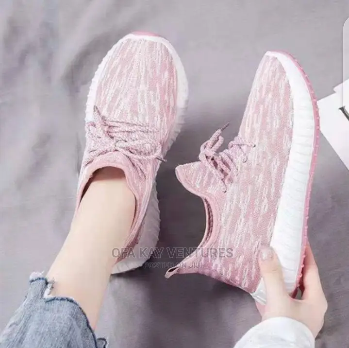 Ladies Yeezy Rubber Shoes Size 39,40