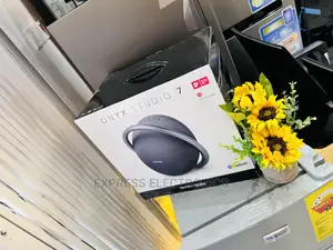 Fabulous Job Onyx 7 Studio Bluetooth Speaker