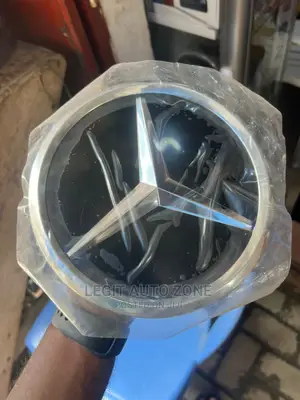 Mercedes Benz Crown