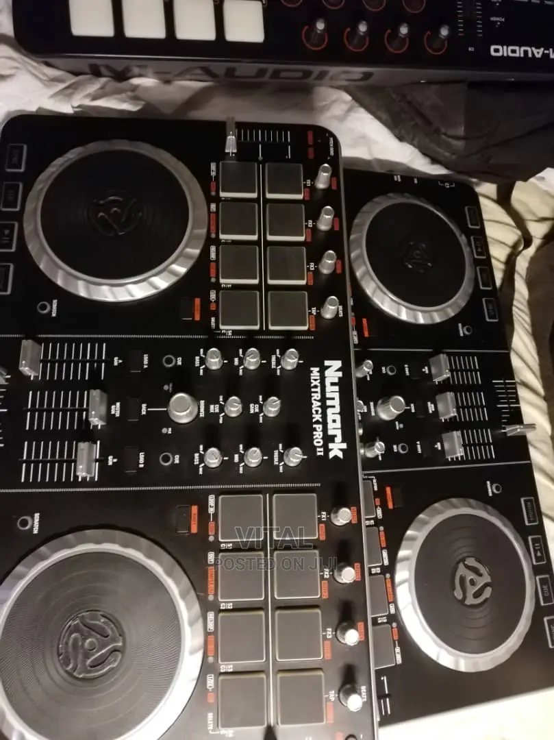 Dj Controller Numark Mixtrack Pro2