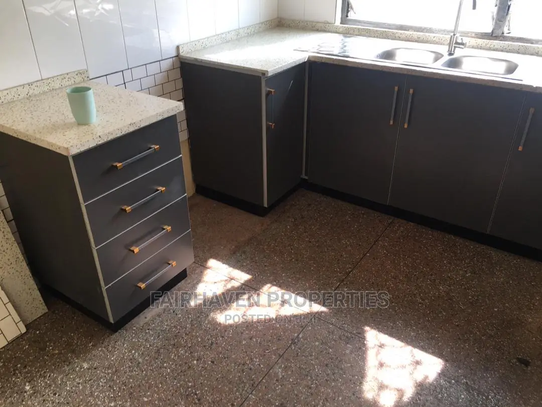 3bdrm House in Dzorwulu for rent
