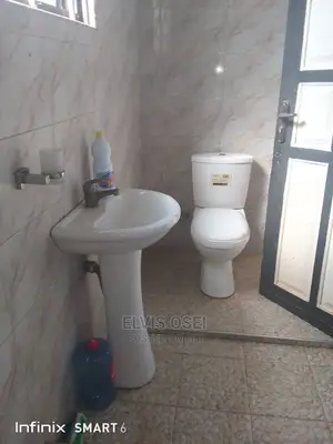 1bdrm House in School Junction, Anyaa for rent